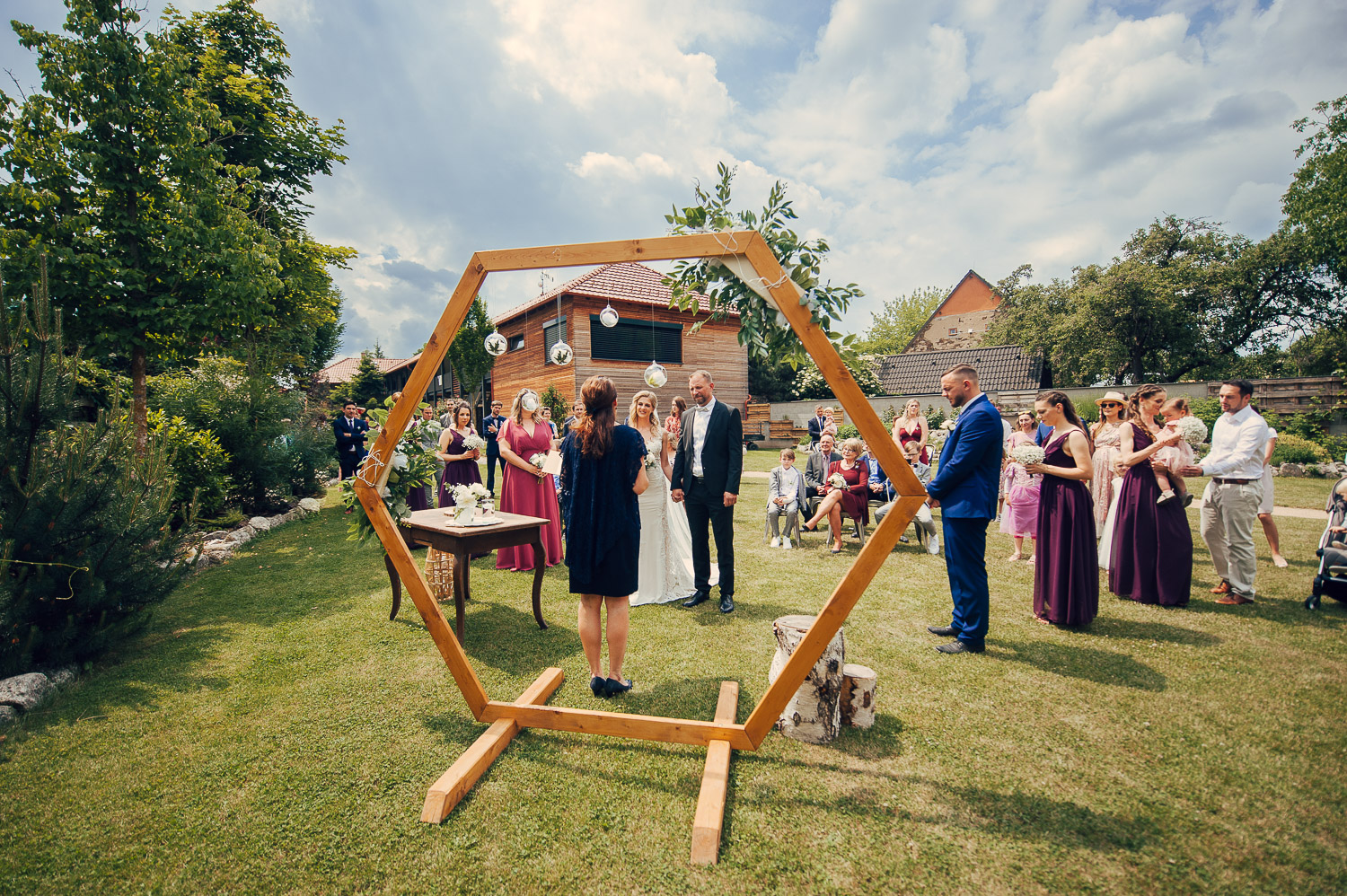 statek u prahy obrad na zahrade